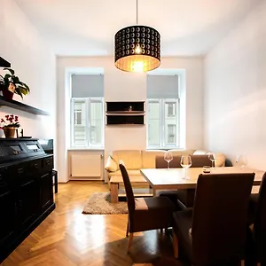 3-bedroom In דירה