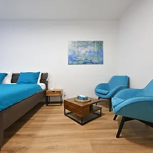 azure-nest.brnohotels.org/