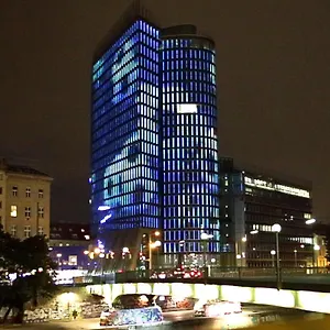 Spacious & Deluxe Big Near Prater דירה