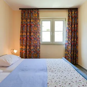 sweet-one-bedroom-apartment-with-small-balcony-and-great-view.hotelinzadar.com/